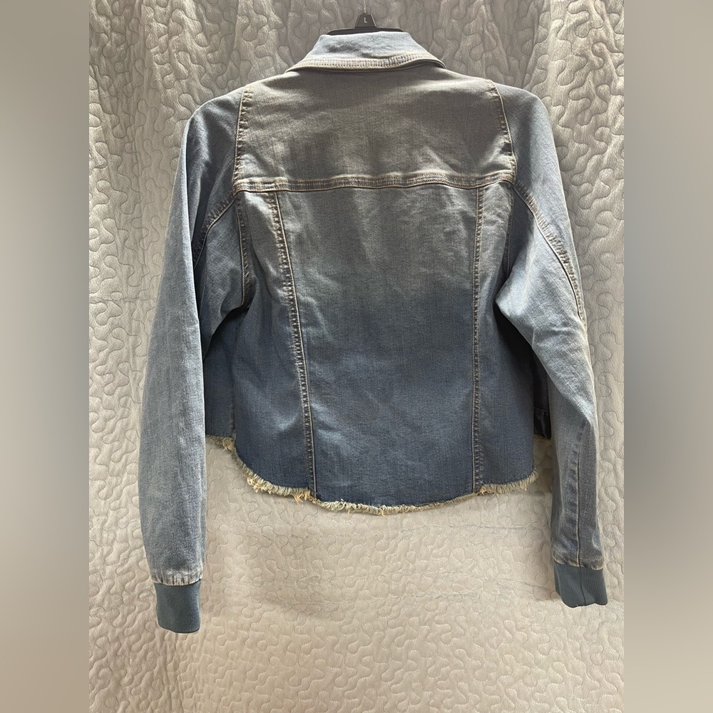 Jean jacket - Picture 7 of 15